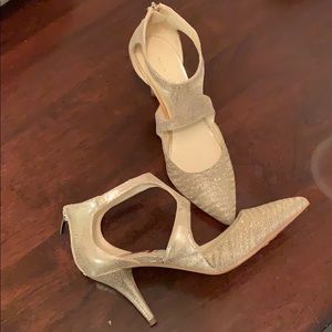 Marc Fisher Womens Kabriele Pointed Toe Pumps